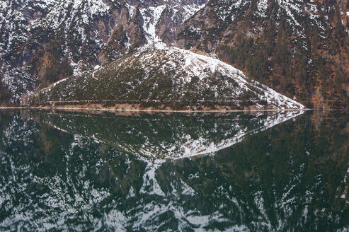 Österreich, Tirol, Maurach am Achensee, Achensee, Wasserspiegelung - WWF04145