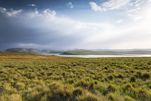 Africa, South Africa, Harrismith, Sterkfontein Dam, Drakensberge - FPF00144