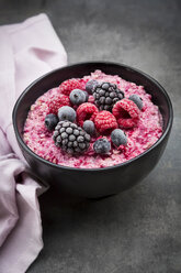 Overnight Oats mit gefrorenen Beeren - LVF06640