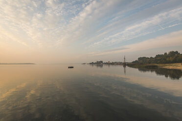 Germany, Sachsen-Anhalt, Bitterfeld, Lake Goitzsche in the morning - ASCF00779