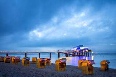 Deutschland, Schleswig-Holstein, Timmendorfer Strand, Seebrücke - PUF01221