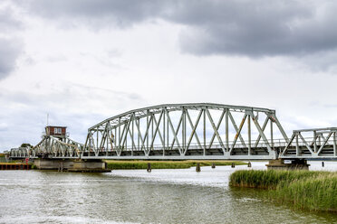 Deutschland, Mecklenburg-Vorpommern, Zingst, Meinigenbrücke zwischen Halbinsel ZIngst und Festland bei Bresewitz - PUF01229