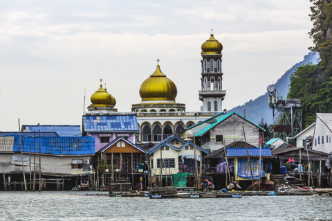 Thailand, Ko Panyi, Schwimmendes muslimisches Fischerdorf, lizenzfreies Stockfoto