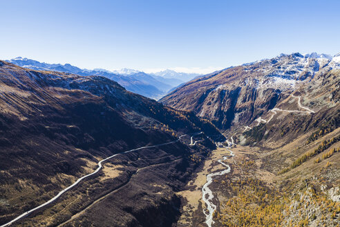 Schweiz, Wallis, Alpen, Blick auf Furka und Grimselpass rechts - WDF04369