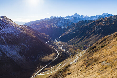 Schweiz, Wallis, Alpen, Blick auf Furka und Grimselpass - WDF04371