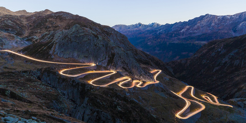 Schweiz, Wallis, Alpen, Gotthardpass am Abend, lizenzfreies Stockfoto