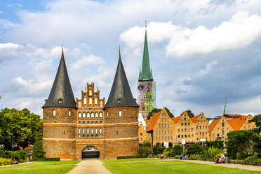 Deutschland, Schleswig-Holstein, Lübeck, Altstadt, Holstentor - PU01246