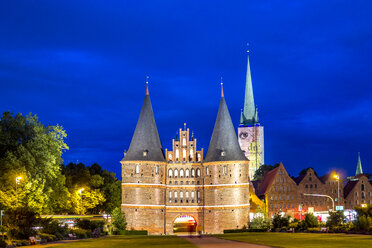 Deutschland, Schleswig-Holstein, Lübeck, Altstadt, Holstentor - PUF01250