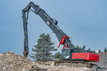 Germany, North Rhine-Westphalia, Immerath Demolition equipment, demolition of a church - FRF00631