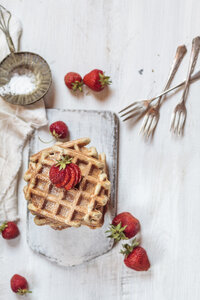 Belgian waffles with strawberries and powdered sugar - SBDF03444