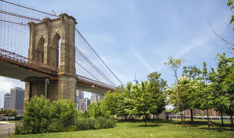USA, New York, Brooklyn, View of Brooklyn Bridgre from Brooklyn Bridge Park stock photo
