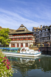 France, Alsace, Strasbourg, Old town, tourboat - PUF01280