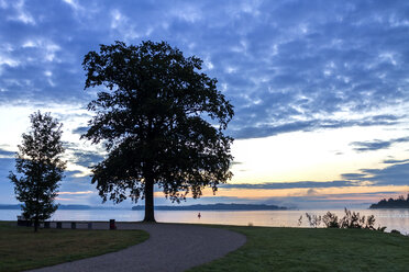 Germany, Mecklenburg-Western Pomerania, Schwerin, Lake Schwerin in the evening - PUF01293