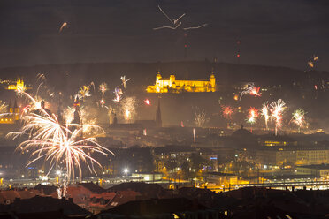 Deutschland, Bayern, Würzburg, Silvesternacht - NDF00746