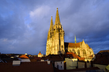 Germany, Bavaria, Regensburg, Old town, Regensburg Cathedral - LBF01766