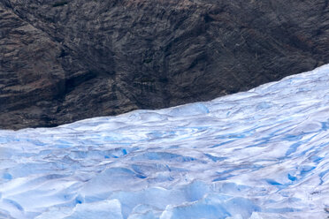 USA, Alaska, Juneau, Mendenhall-Gletscher, Felsen - MMAF00245