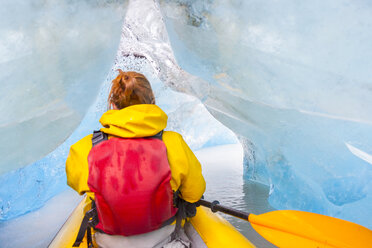 USA, Alaska, Valdez, young woman in kayak, - MMAF00260