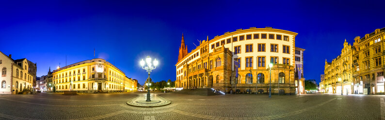 Deutschland, Hessen, Wiesbaden, Hessischer Landtag, Marktplatz und Neues Rathaus - PUF01309