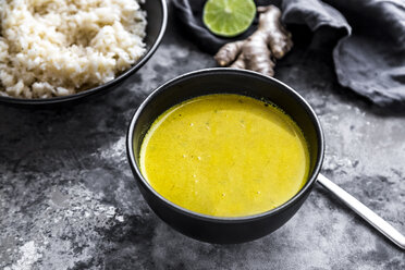 Curcuma coco soup, rice, bowl, ginger and lime - SARF03539