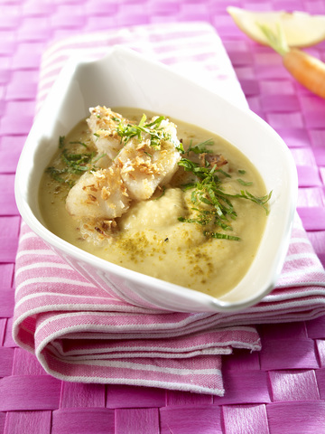 Kichererbsensuppe mit Kokosfisch, Low Carb, lizenzfreies Stockfoto