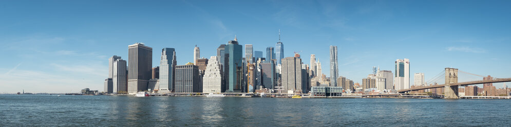 USA, New York City, skyline and Brooklyn Bridge as seen from Brooklyn - SEEF00024