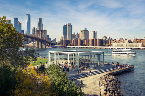 USA, New York City, skyline and Brooklyn Bridge with Jane's Carousel - SEEF00031