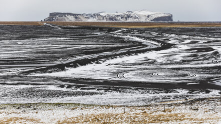 Island, Vik, Lavafelder unter Schnee - WPEF00112