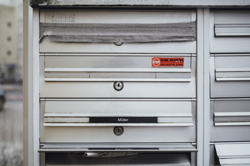 Barred mailbox of deceased neighbour - JSCF00056