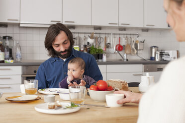 Family having breakfast at home - FSIF00039