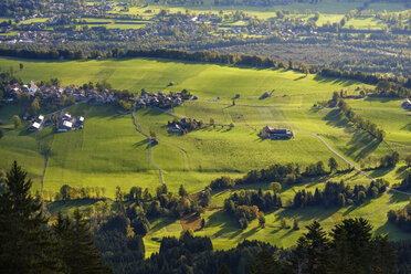 Deutschland, Bayern, Oberbayern, Wackersberg, Blick vom Blomberg - SIEF07721