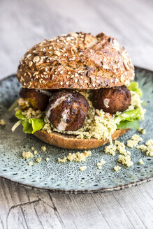 Falafel-Burger mit Tabbouleh - SARF03569