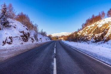 United Kingdom, Scotland, Highlands, A9 road, empty road in winter - SMAF00926