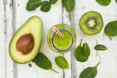 Green smoothie, detox, with avocado, baby spinach and kiwi - LVF06707