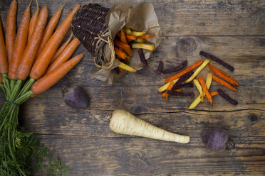 Organic beetroot, carrot and parsnip fries - LVF06712
