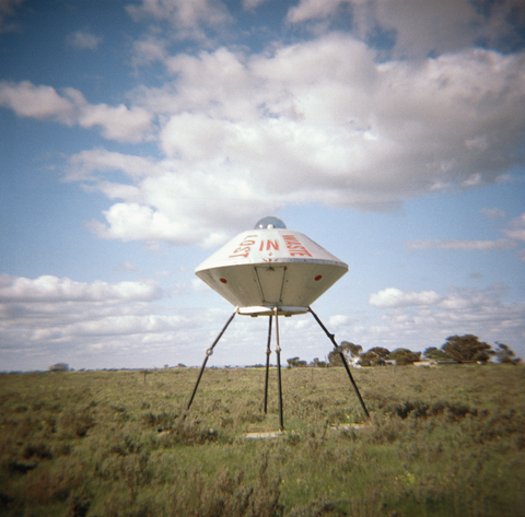 Skulptur eines UFOs, Australien, lizenzfreies Stockfoto