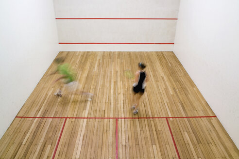 Hohe Winkel Ansicht von zwei Menschen spielen Squash - FSIF02410