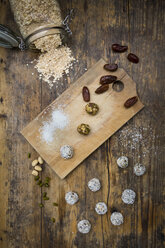 Bliss Balls with dates, pistachio, oat flakes and coconut flakes - LVF06722