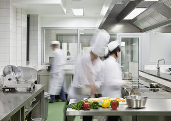 A busy commercial kitchen - FSIF02612