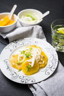 Salat mit Orangen, Pinienkernen und Fenchel - GIOF03865