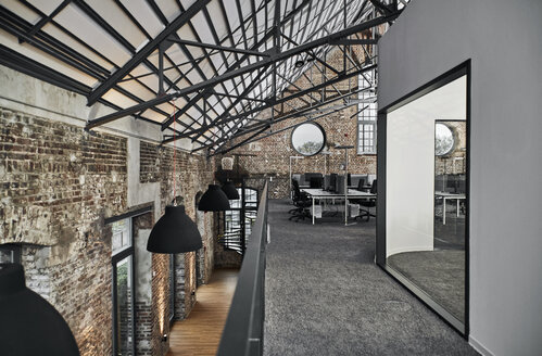 Modern office in old factory - PDF01540