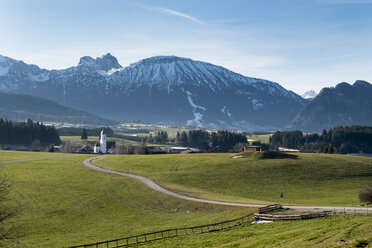 Germany, Bavaria, Allgaeu, East Allgaeu, Chruch St. Moritz in Zell, Mountains Brentenjoch and Aggenstein - LBF01771