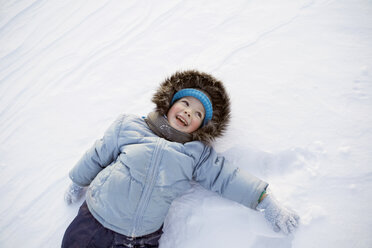 A boy playing in the snow - FSIF02820