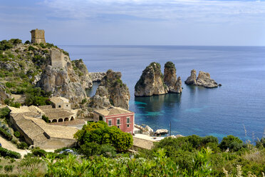 Italien, Sizilien, Provinz Trapani, Scopello, Tonnara di Scopello, Riserva naturale orientata dello Zingaro - LBF01784