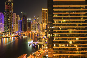 Vereinigte Arabische Emirate, Dubai, Dubai Marina bei Nacht - ZEF15026
