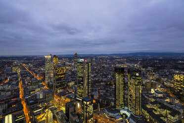 Deutschland, Frankfurt, Blick vom Maintower auf das Finanzviertel, blaue Stunde - FOF09839