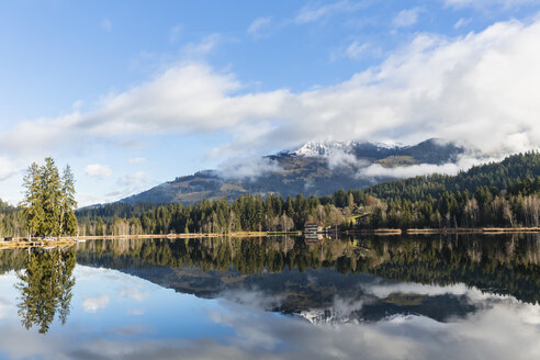 Österreich, Tirol, Kitzbühel, Kitzbüheler Alpen, Schwarzsee - FOF09846