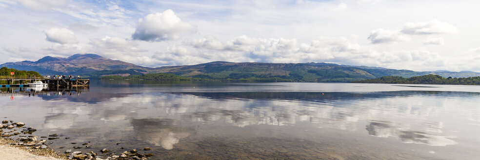 Vereinigtes Königreich, Schottland, Luss, Loch Lomond and The Trossachs National Park, Loch Lomond, Anlegestelle - WDF04445