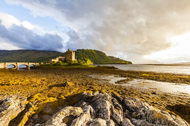 United Kingdom, Scotland, Loch Duich, Eilean Donan Castle - WDF04455