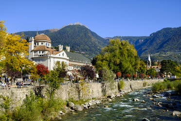 Italien, Südtirol, Meran, Kurhaus und Passer - LBF01798