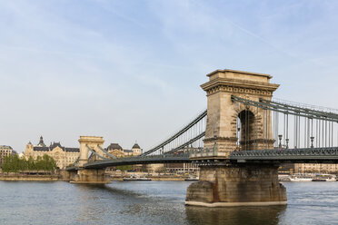 Hungary, Budapest, Danube river, Chain bridge - FOF09906